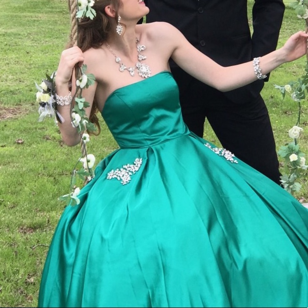 Green Sherri Hill Prom Dress